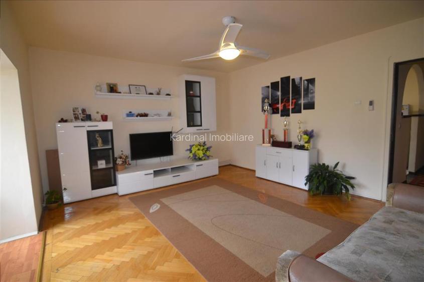 Apartament 3 camere decomandat 2 bai.2 balcoane  etajul 2   Judetean - 20