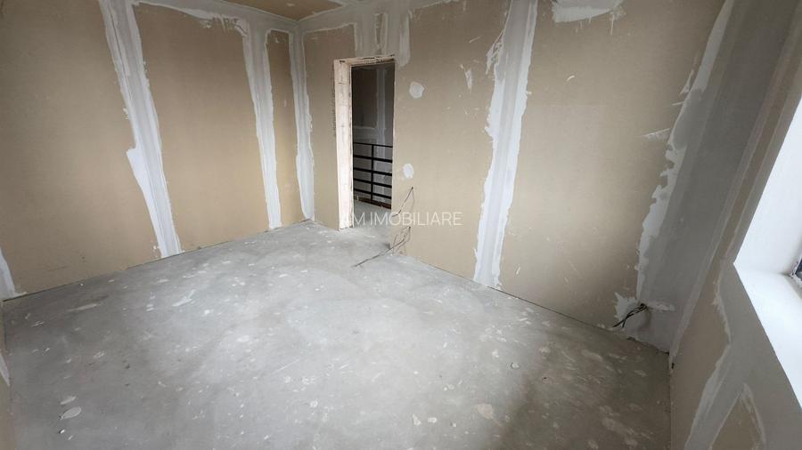 CASA INDIVIDUALA GLINA, INCALZIRE PARDOSEALA, TEREN 325 MP, COMIS 0% - 7