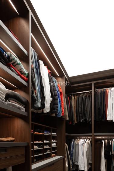 Vilă situată în zona Piața Domenii - 12 Camere - 14