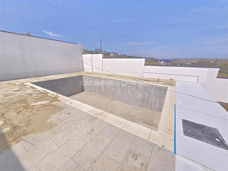Proprietate exclusivista, cu vedere spre lac, zona Aroneanu Sorogari - 13