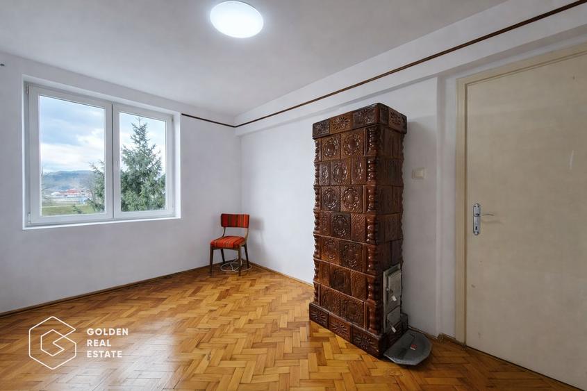 Apartament 3 camere, etaj 3, oras Lipova