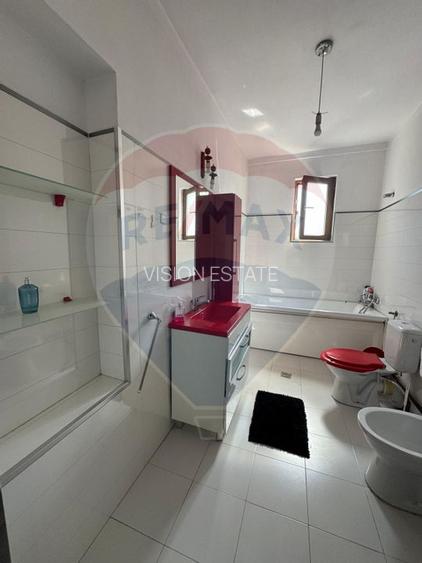 Casa / Vila cu 6 camere de vanzare - 34