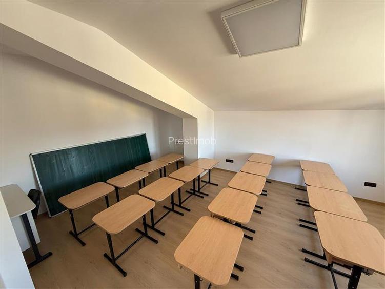 De inchiriat spatiu birouri, 10 birouri , 4 bai, garaj, 4 bai si teren 10 arii,S - 6