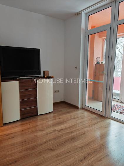 Sat Vacanta (bdul Mamaia)- 2 camere , bloc nou, et. 1 - 3