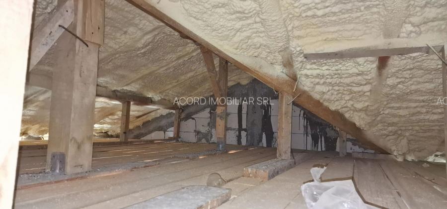 Vila P+1, zona linistita, pentru doua famili. - 7
