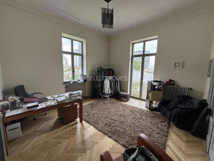 Vila istorica de vanzare in zona *Unirii* | 21 camere | curte, garaj - 27