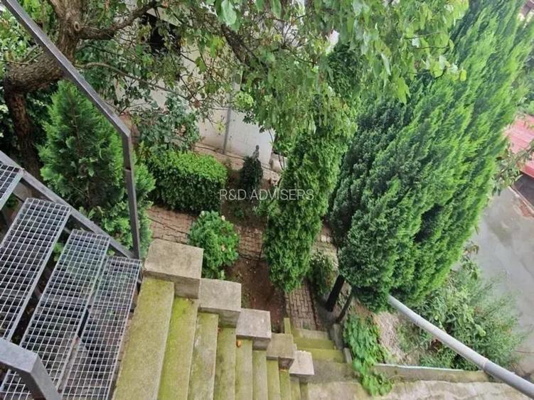 Descoperă Potențialul Casei Spațioase cu 6 Camere în Zona Viilor, București - 5