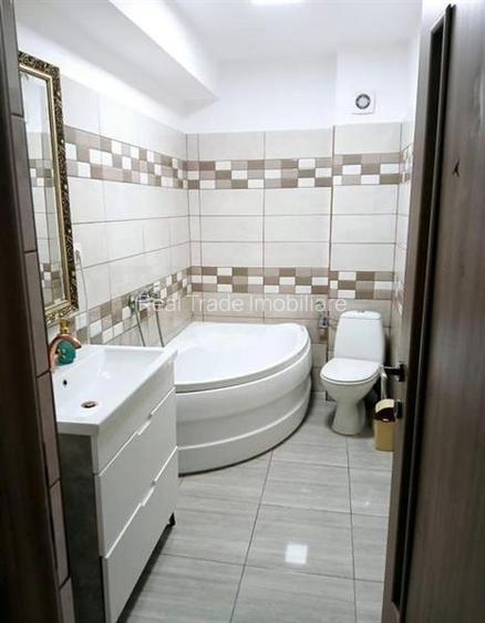 Apartament cu 3 camere Tractorul - 8