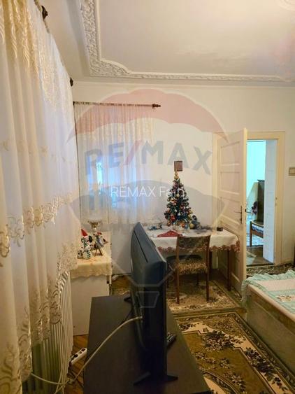 Casa cu 5 camere de vanzare in centrul orasului Talmaciu - 19