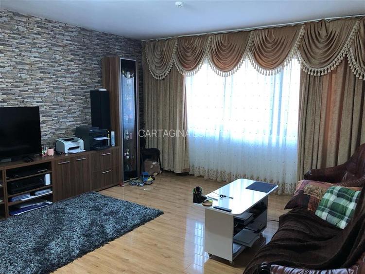 Vila individuala    P+1   Dr. Bisericii   teren 720mp - 4