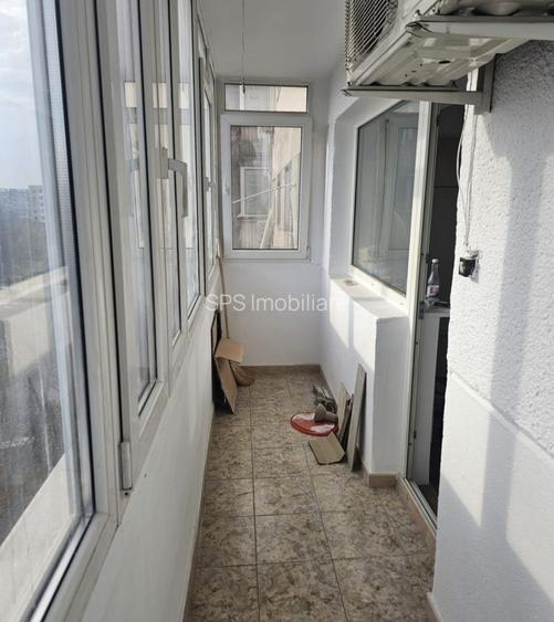 Vanzare apartament 3 camere Drumul Taberei - 2