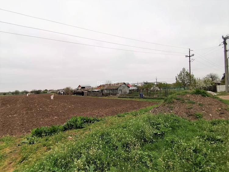 Teren Caracal / Str. Salcamului, 3.585 mp, 7 EUR / mp, comision 0% - 7