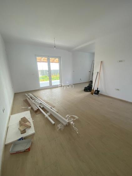 Duplex 1/2 - P+1+M, 160 mpU+terasa, 3 bai, 290 mpT - VANZATOR p. fiz, COMISION 0 - 8
