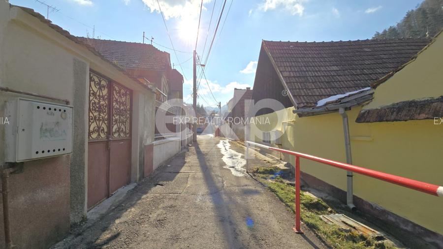 Casă cu potențial în Schei – cu front la două străzi | Strada Egalității - 6