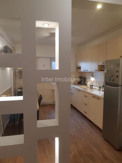 GARA ARCU 3 CAMERE DECOMANDAT 80 MP MOBILAT SI UTILAT  BLOC 1988  COD 161029 - 5