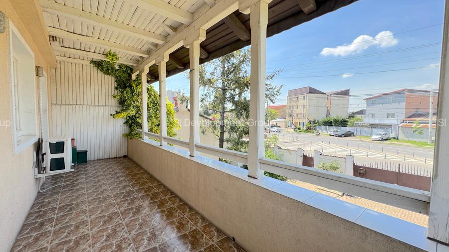 Casa Individuala - 10 Camere - Teren 990 MP - 288 MP utili - Gradina & Anexe - 12