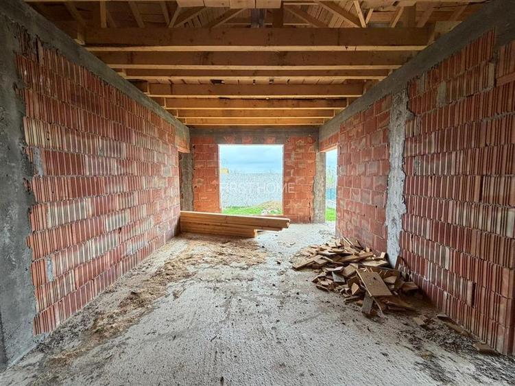 Casa la rosu din caramida de vanzare in comuna Carligele - 12