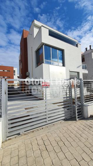 Vila 343MP | Baneasa | Sisesti | Vedere lacul Grivita | Ponton si lac artificial - 3