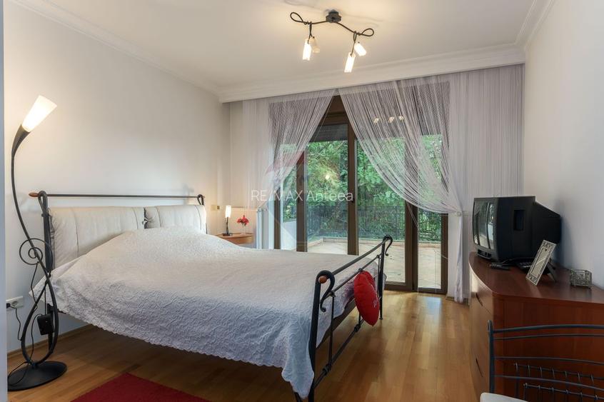 Vila neoromânească cu influențe toscane pe malul lacului Snagov - 28