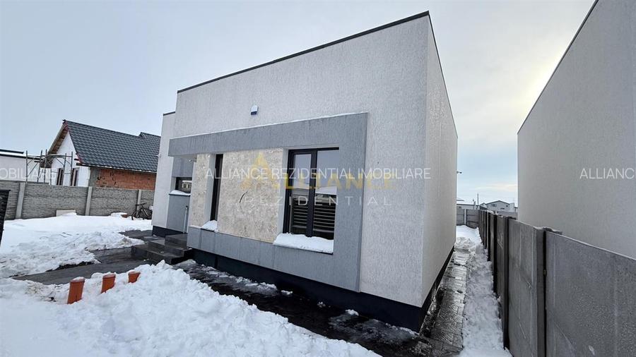 Casa Individuala - 3 camere - 2 bai - 371 mp teren - 3