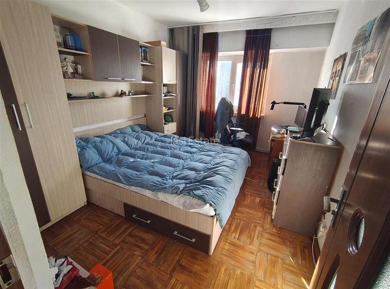 99mp - Etaj intermediar - Apartament 4 camere Nicolina zona Rond Vechi - 2
