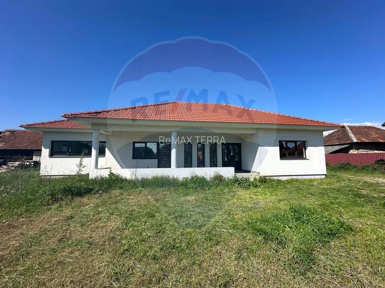 Casă noua - DE VANZARE in Lapusel - 2