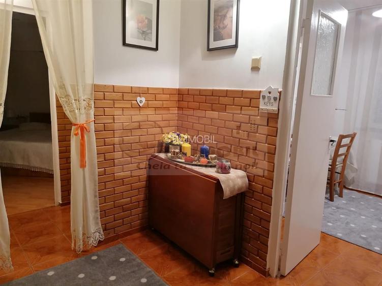 Apartament 2 camere - Zona Nicolina  -  449 Euro - 12