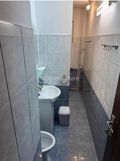 3 camere la etaj 1 in Piata Dacia - 5