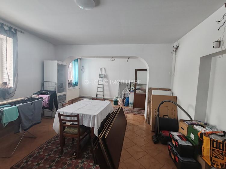 Casa 4 camere libera la vanzare GHIMBAV - zona Garii - 2