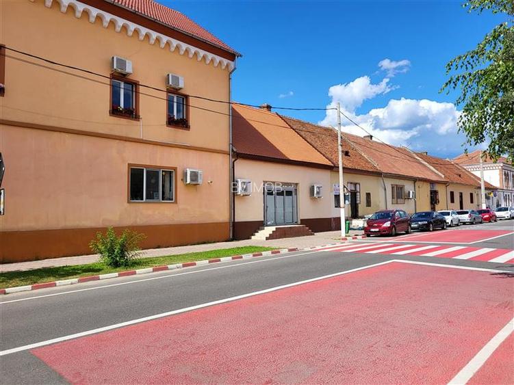 Vanzare spatiu comercial, Ghimbav, Central langa Primarie, vitrina - 24