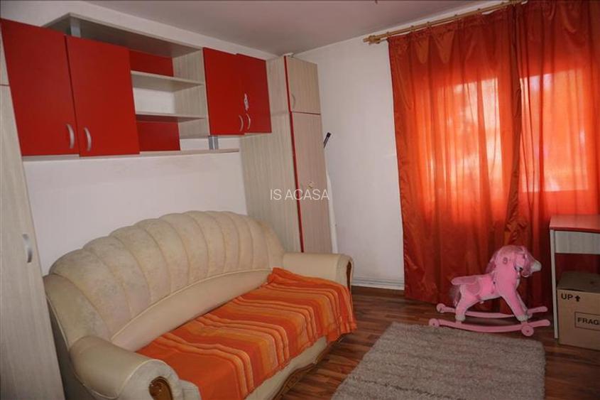 Apartament cu 4 camere si CT in 1 Mai - 6