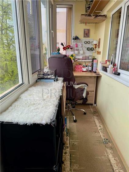 DAMBOVITA - ETAJ 3 LIFT - 3 CAMERE - DECOMANDAT - CENTRALA PROPRIE - BLOC IZOLAT - 5