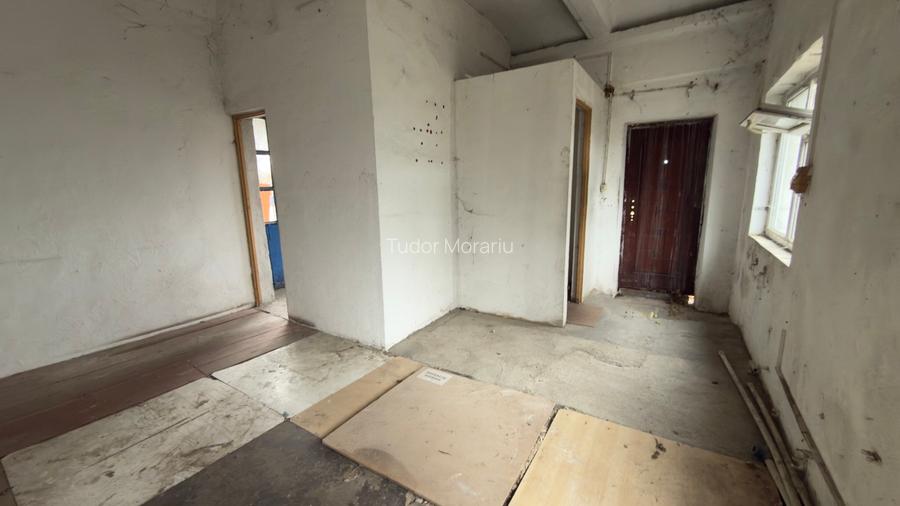 Teren cu hală de închiriat - str. 13 Dec. - 6