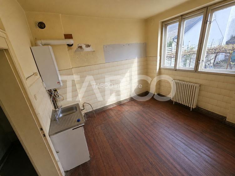 Apartament la casa 150mp utili + gradina 300mp zona Piata Cluj - 2