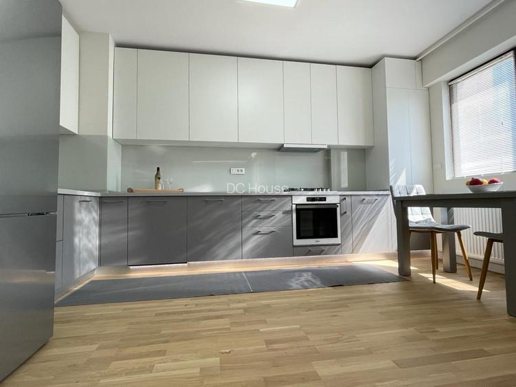 Apartament spatios 3 camere ~ Etaj 1/3 ~ Loc parcare ~ Terasa 17 mp - 10