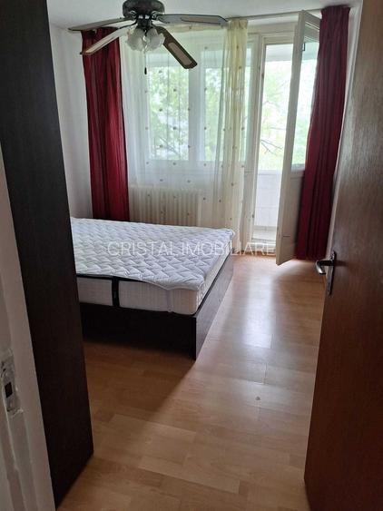 Închiriere Apartament cu 3 camere Titan, langa metrou 1 Decembrie, renovat - 3