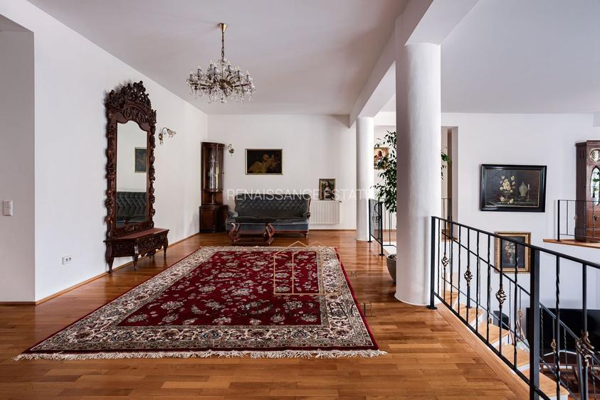 Timisoara - Girocului Vila 12 Camere 4 Bai | 497mp Utili 1373mp Teren - 21