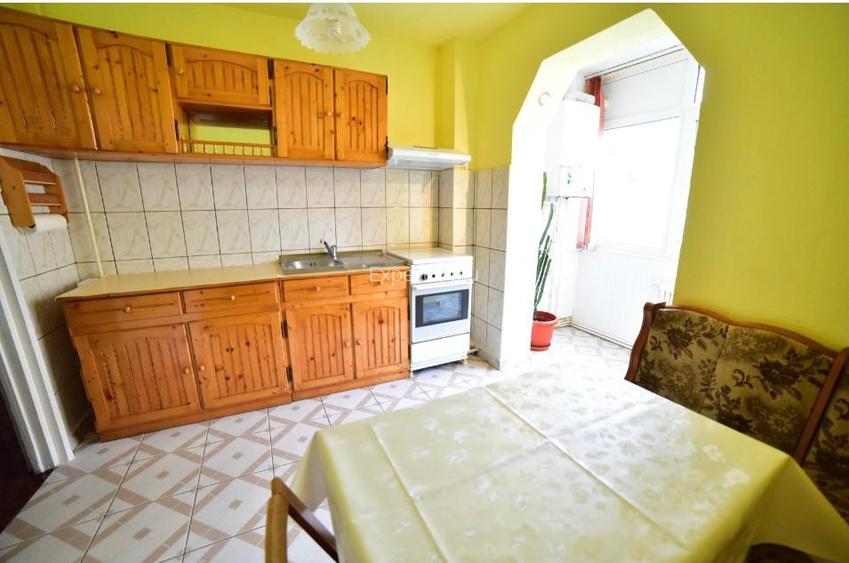 De închiriat apartament 3 camere decomandat – Zona Vasile Aaron, Sibiu - 8