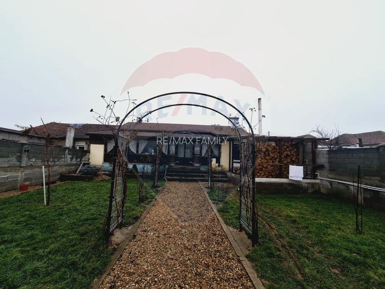 Casă cu 3 camere de vânzare in Hidiselu de Sus - 10