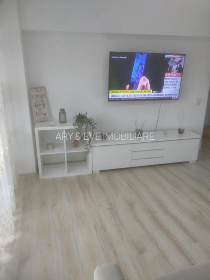 For Rent: Premium 4-Room Apartment | Unirii Square | Panoramic ViewWe - 10
