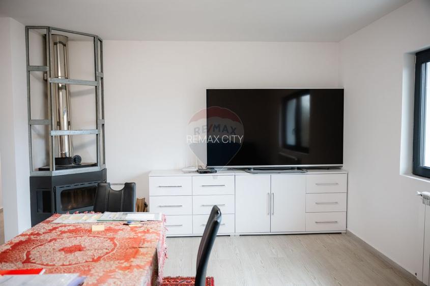 Casă / Vilă cu 5 camere de vânzare - 35