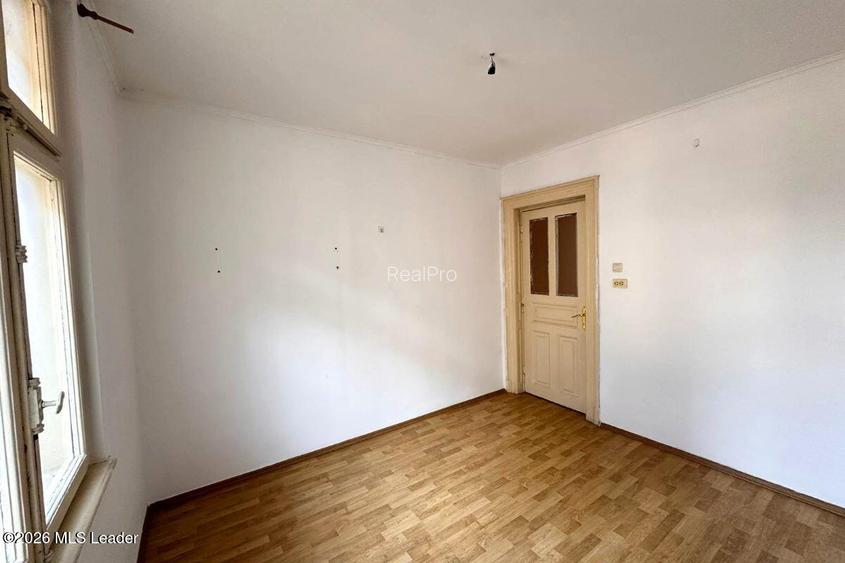 	B-dul Carol I nr. 59, 188 mpu, etaj 3, 6 camere, bloc mic - 24