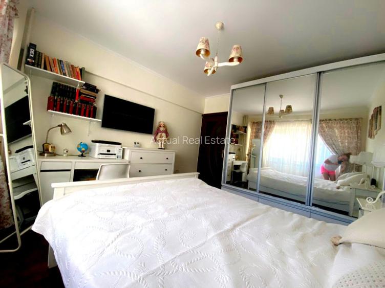 GARA | DECOMANDAT | BLOC 1989 - 5