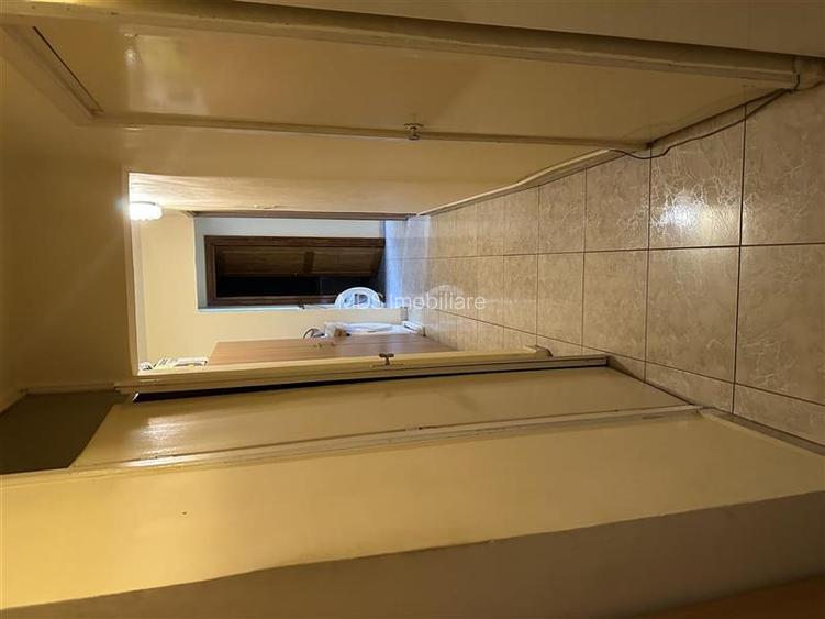 Decomandat etaj intermediar - 4