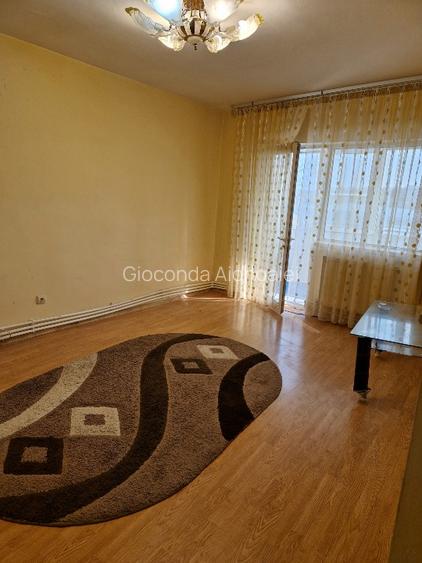 Apartament de vânzare cu 3 camere  - 10