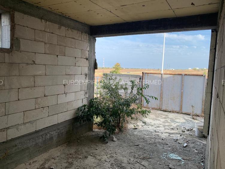 Vila Localitatea  Ovidiu zona Academia Hagi - 9