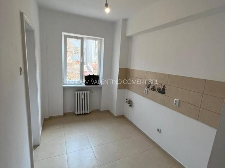 Piata Victoriei , Gara de Nord , Bulevardul Gheorghe Duca - 5