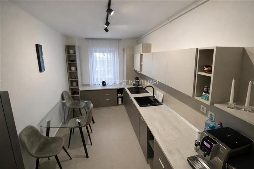 Lux, decomandat, balcon, loc parcare, Cosmopolit, Brasov - 11