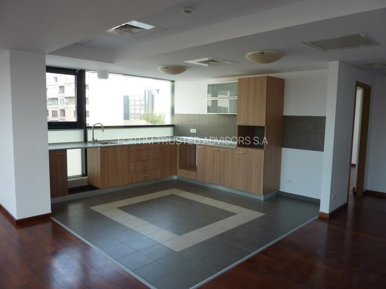 Nou si vechi in inima orasului-  spatii de birouri in cladire Clasa A - 4