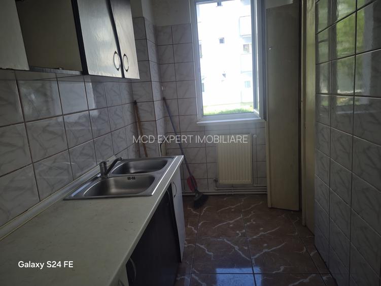 Apartament 3 camere, zona 1 Decembrie 1918 - 5